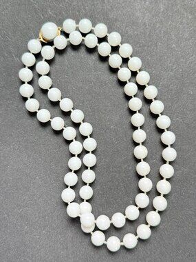 VINTAGE HONG KONG White Acrylic Bead Necklace